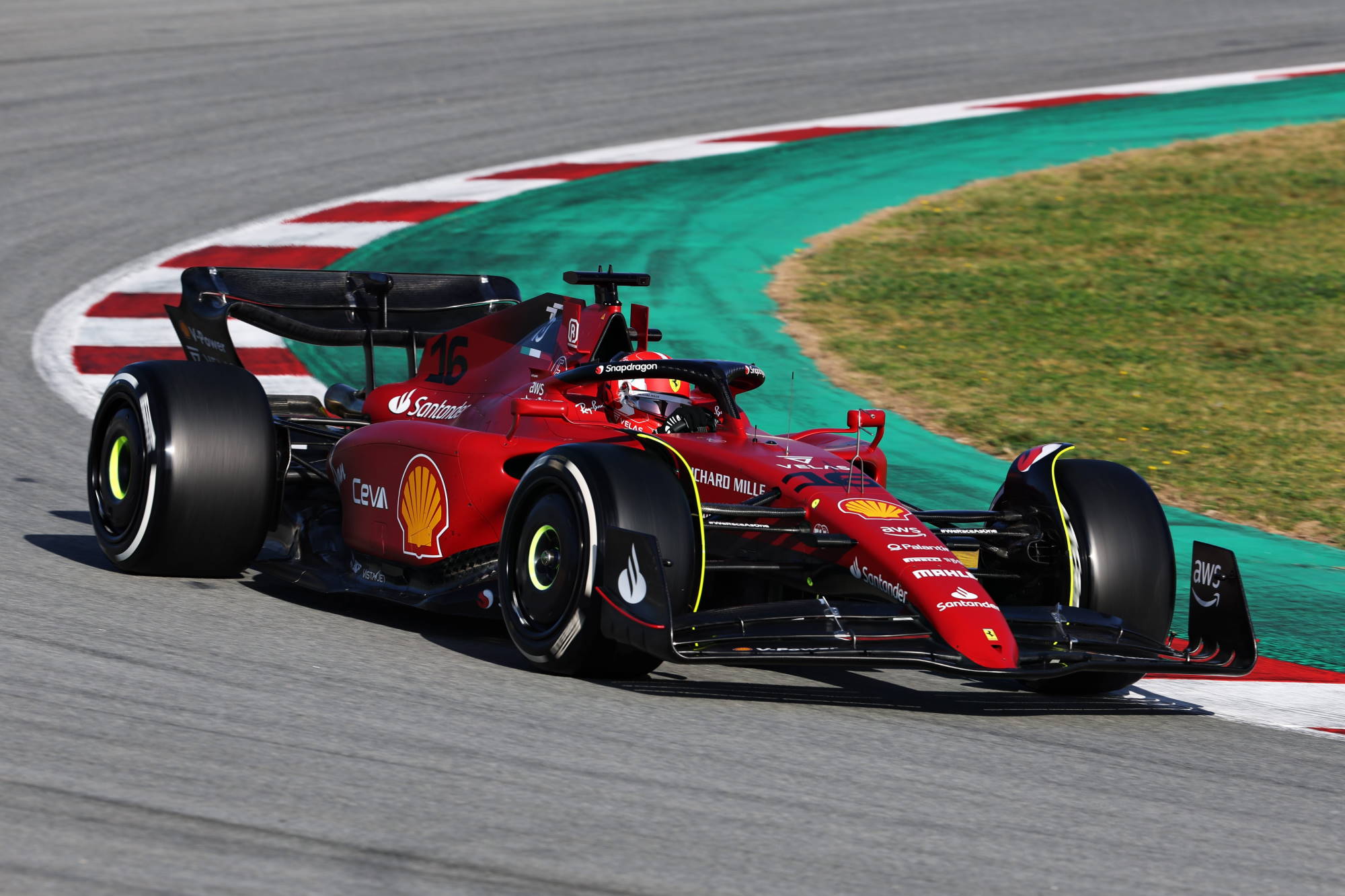 Feel the power of the Ferrari F1 75 with this wallpaper 2000x1333