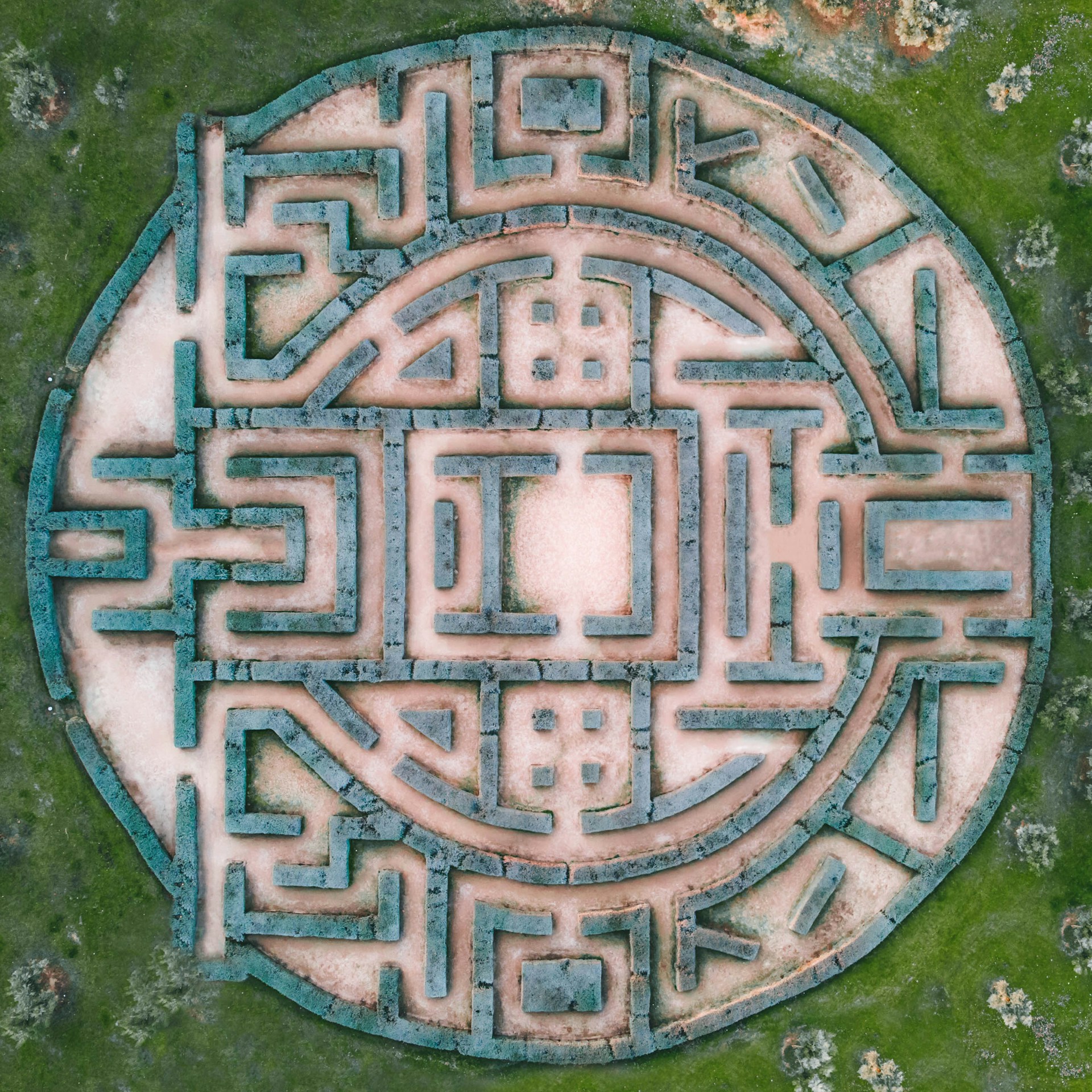 Labyrinth Images Free Download 1920x1920