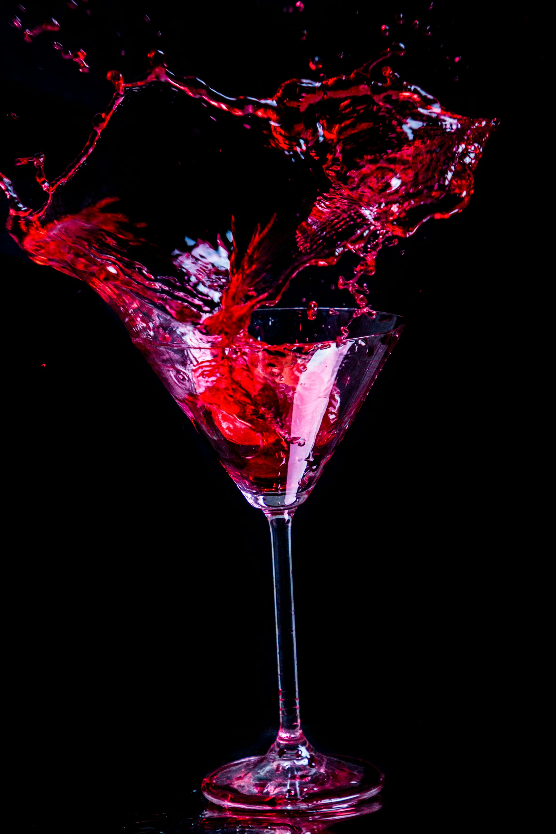 Drawing Martini Glass With Background 1920x2880