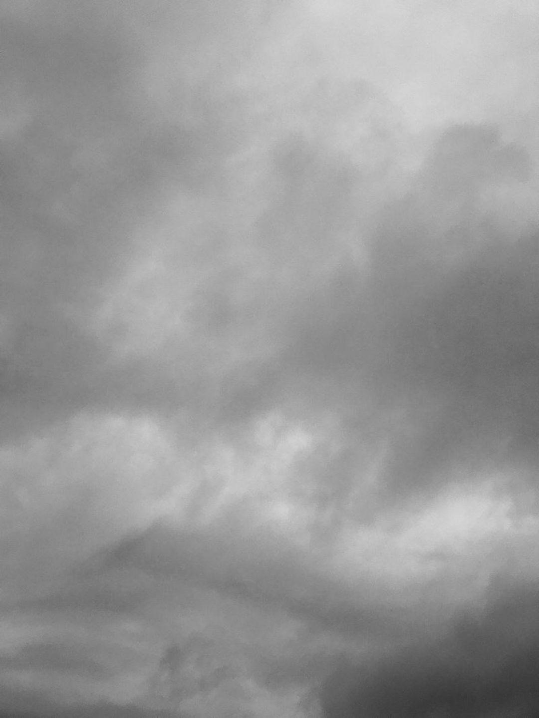 Light Grey Cloud Wallpaper 1080x1440